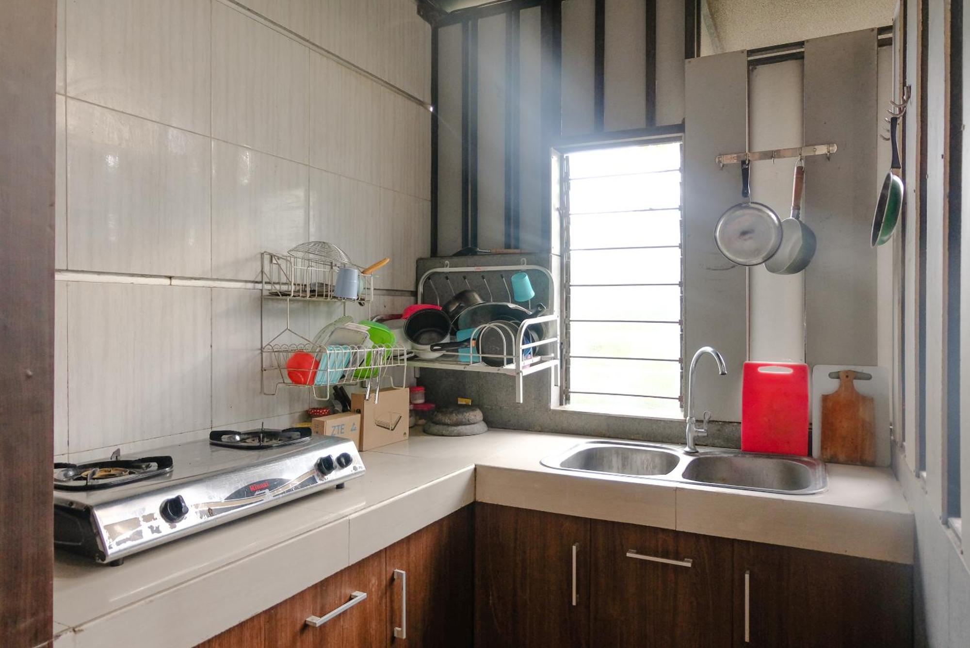 OYO Life 2399 Gerbera House - Kos Putri Hotel Malang Bagian luar foto